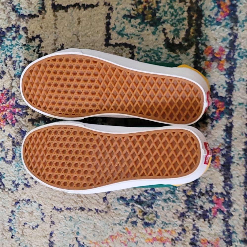 Vans - Picture 2 of 2